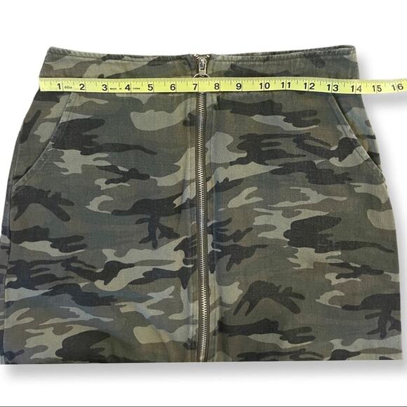 Promesa Womens Size Small Camouflage Camo Skirt with Full Silver Zipper - Picture 5 of 5
